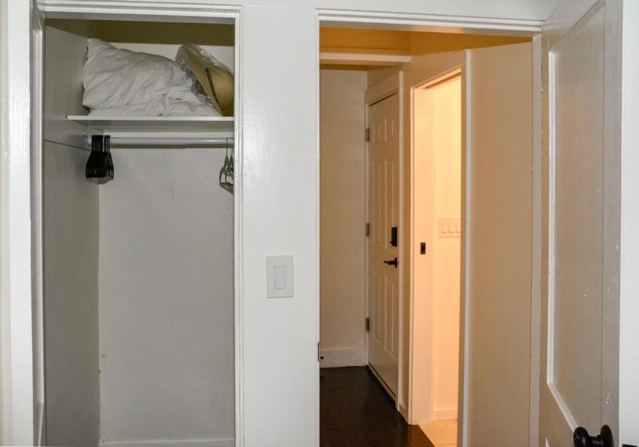 Modern Two Bedroom Condo - Boston Stoneham المظهر الخارجي الصورة