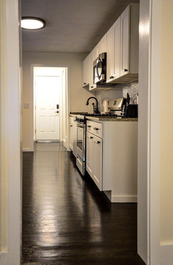 Modern Two Bedroom Condo - Boston Stoneham المظهر الخارجي الصورة
