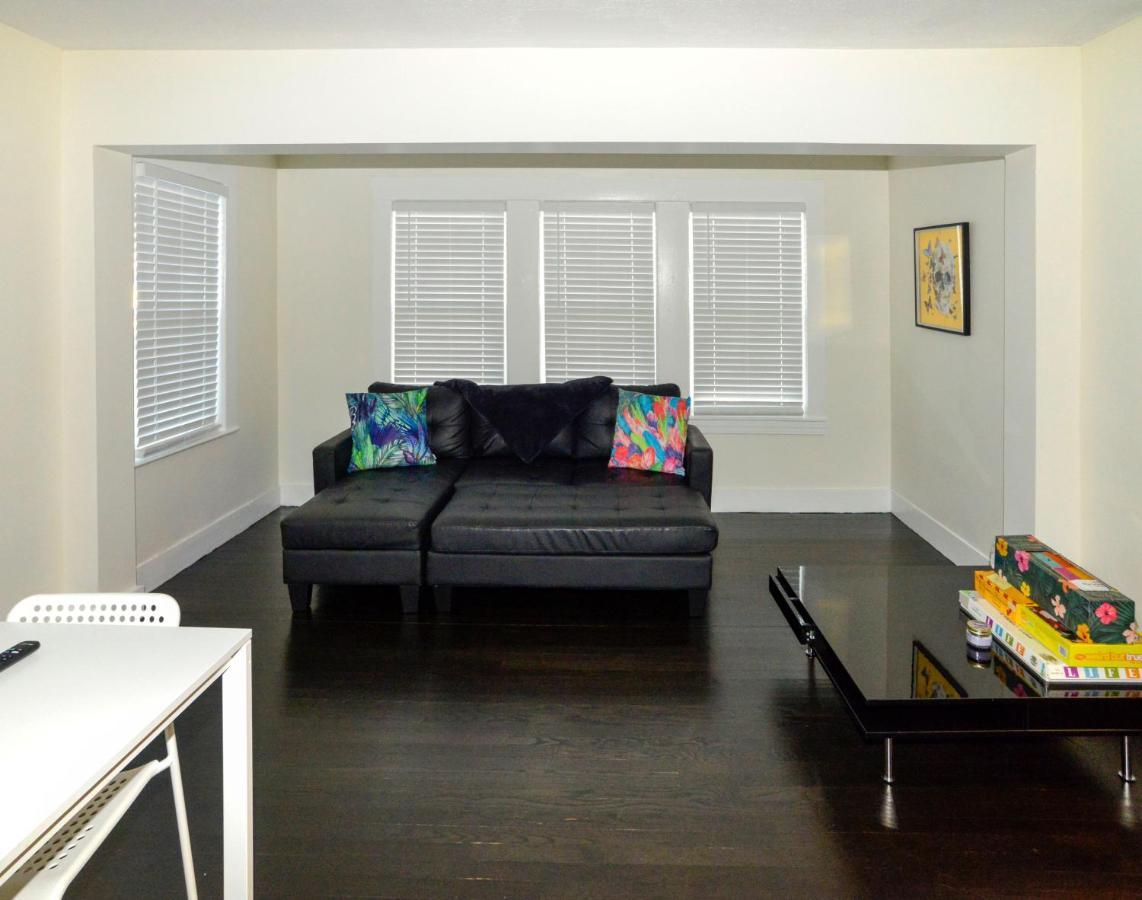 Modern Two Bedroom Condo - Boston Stoneham المظهر الخارجي الصورة