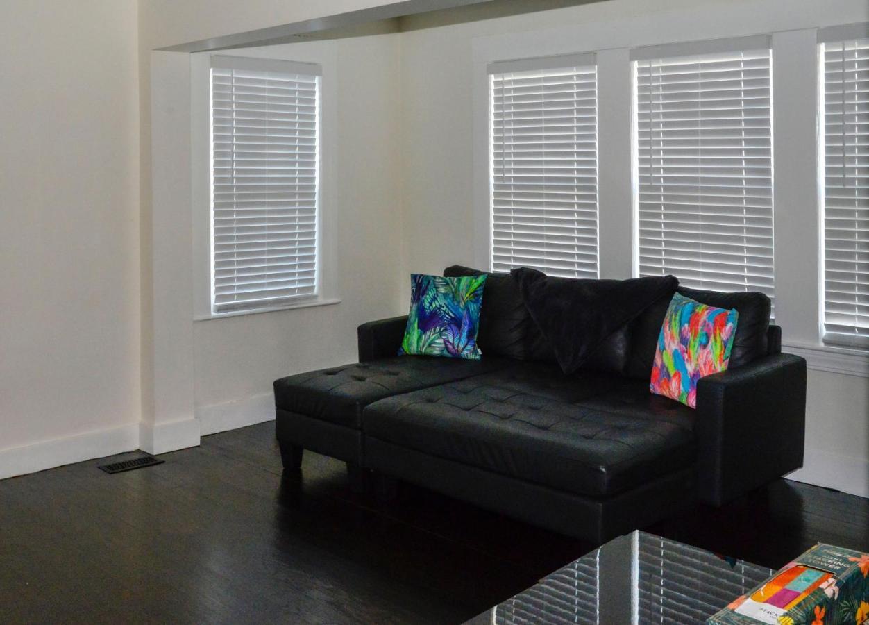 Modern Two Bedroom Condo - Boston Stoneham المظهر الخارجي الصورة