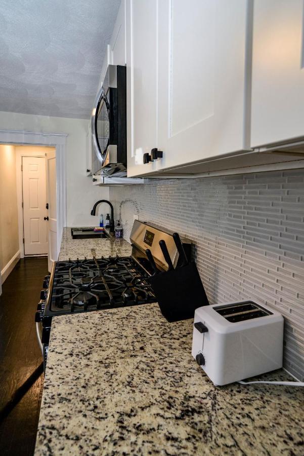 Modern Two Bedroom Condo - Boston Stoneham المظهر الخارجي الصورة