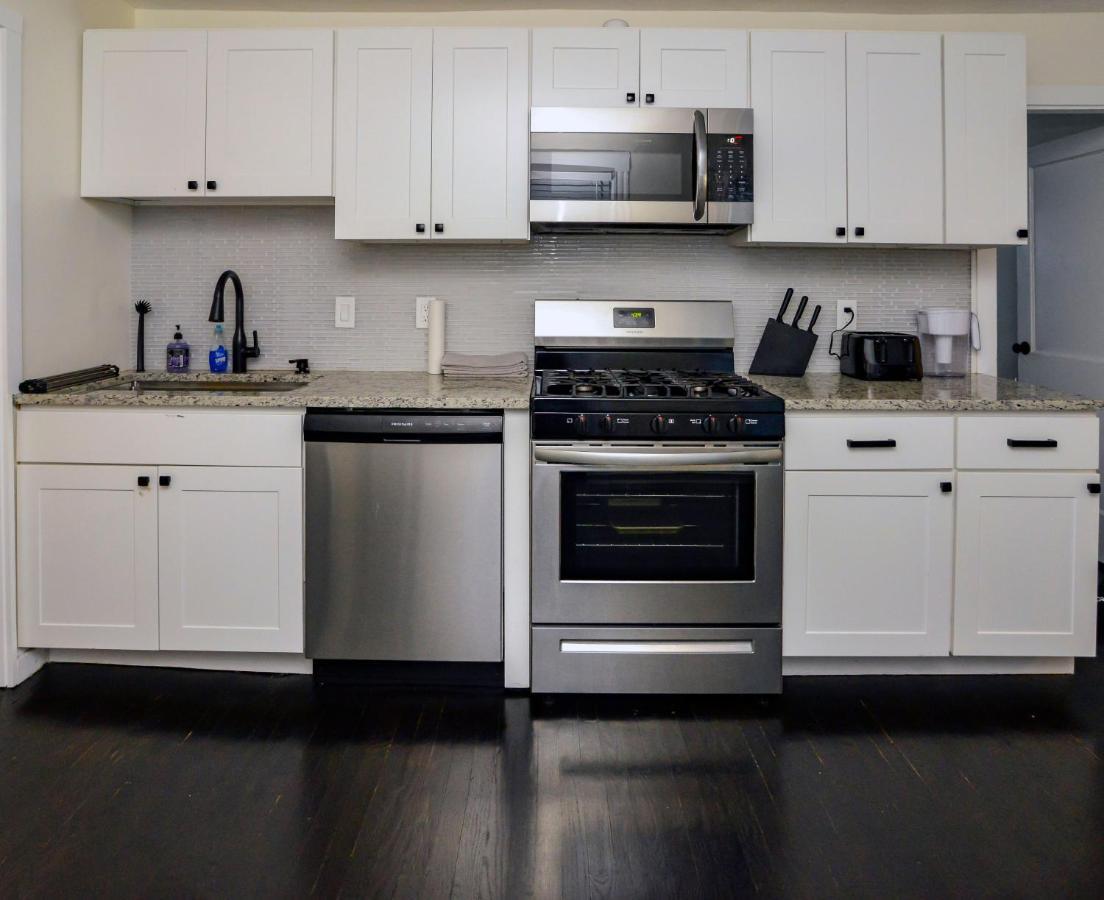Modern Two Bedroom Condo - Boston Stoneham المظهر الخارجي الصورة