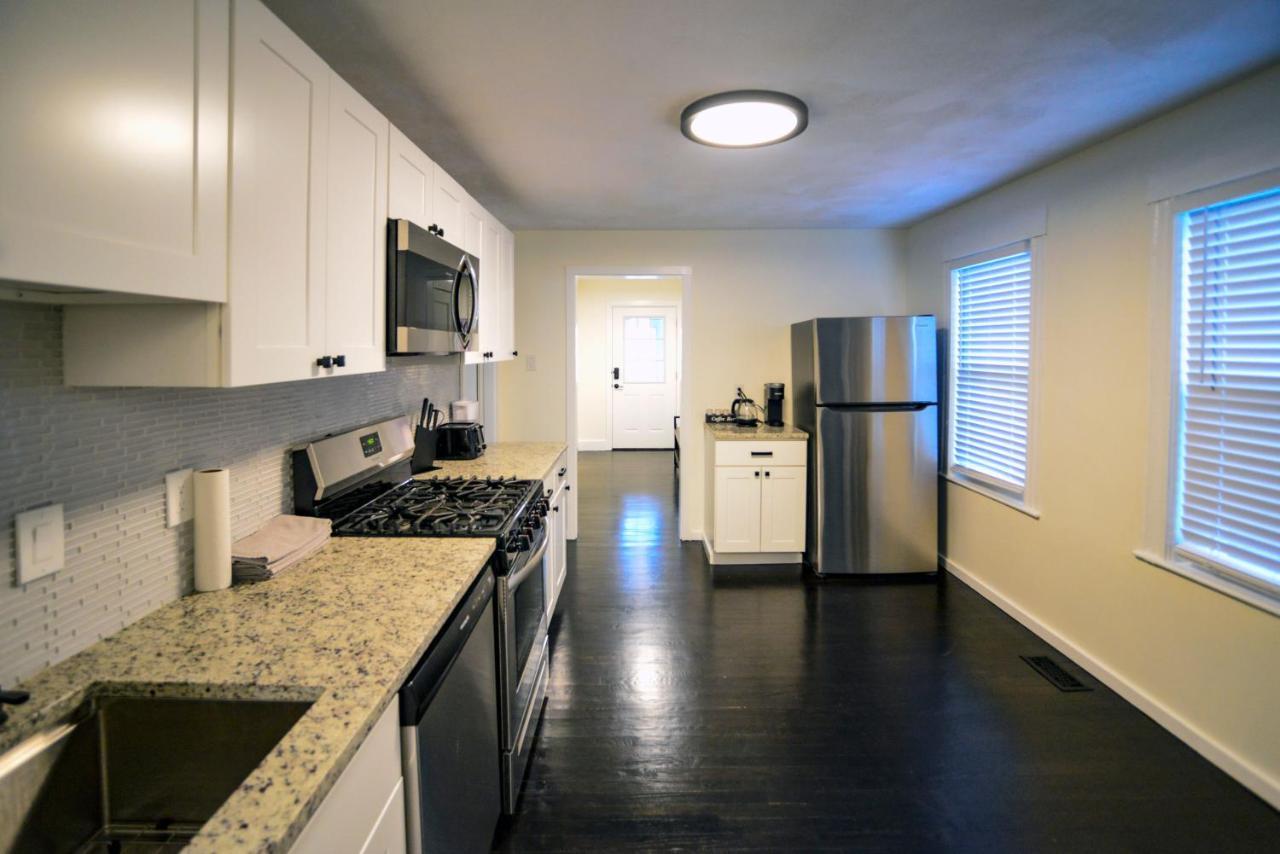 Modern Two Bedroom Condo - Boston Stoneham المظهر الخارجي الصورة