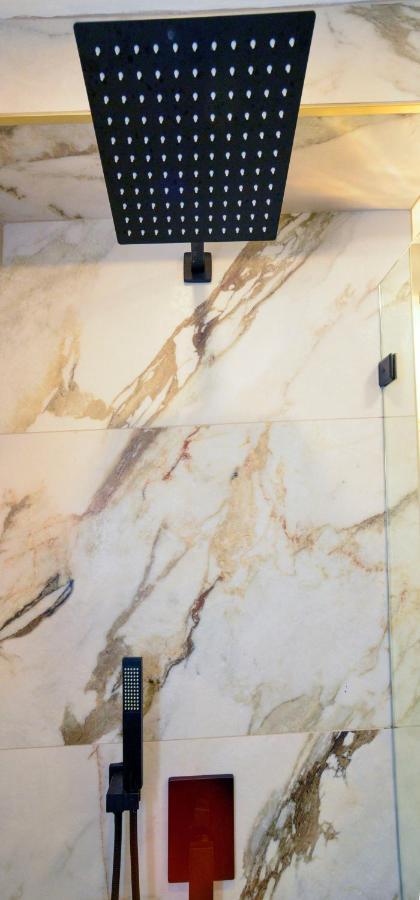 Modern Two Bedroom Condo - Boston Stoneham المظهر الخارجي الصورة