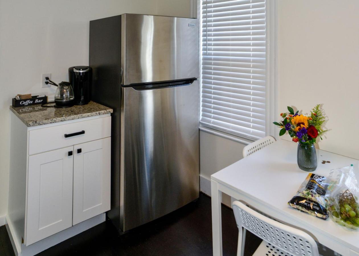 Modern Two Bedroom Condo - Boston Stoneham المظهر الخارجي الصورة