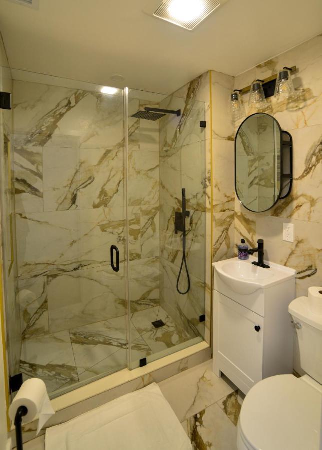 Modern Two Bedroom Condo - Boston Stoneham المظهر الخارجي الصورة